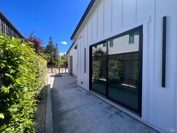 $1,599,995 | 3701 Cross Creek Road, Santa Rosa, CA 95403