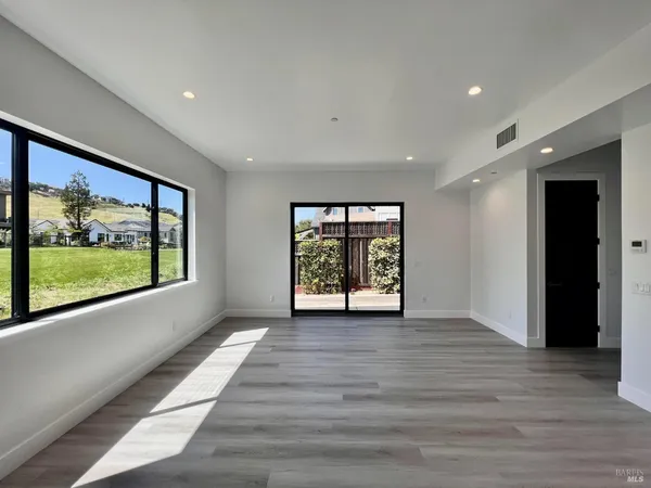 $1,599,995 | 3701 Cross Creek Road, Santa Rosa, CA 95403