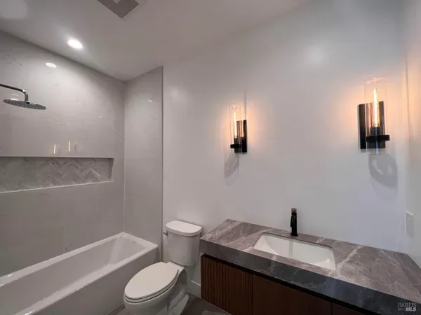 $1,599,995 | 3701 Cross Creek Road, Santa Rosa, CA 95403