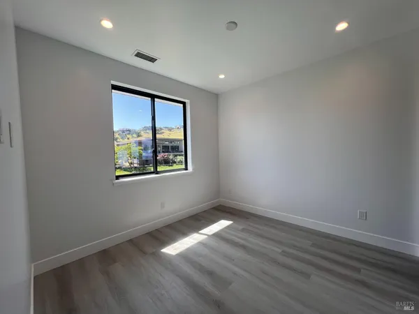 $1,599,995 | 3701 Cross Creek Road, Santa Rosa, CA 95403
