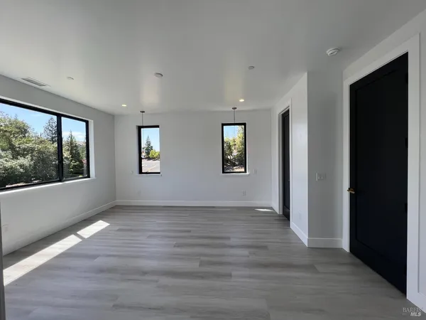 $1,599,995 | 3701 Cross Creek Road, Santa Rosa, CA 95403