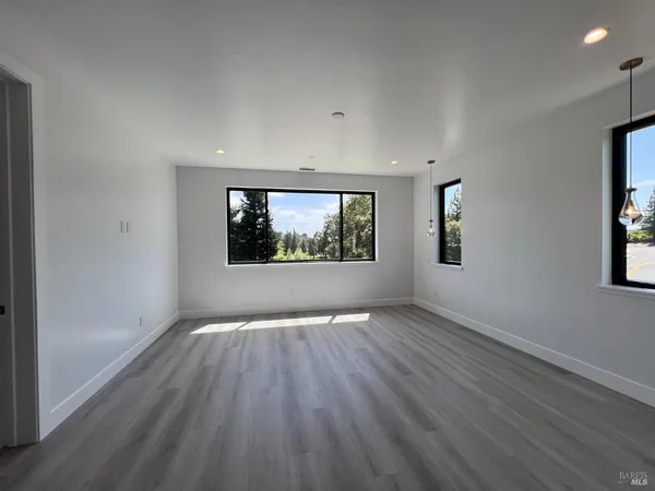 $1,599,995 | 3701 Cross Creek Road, Santa Rosa, CA 95403