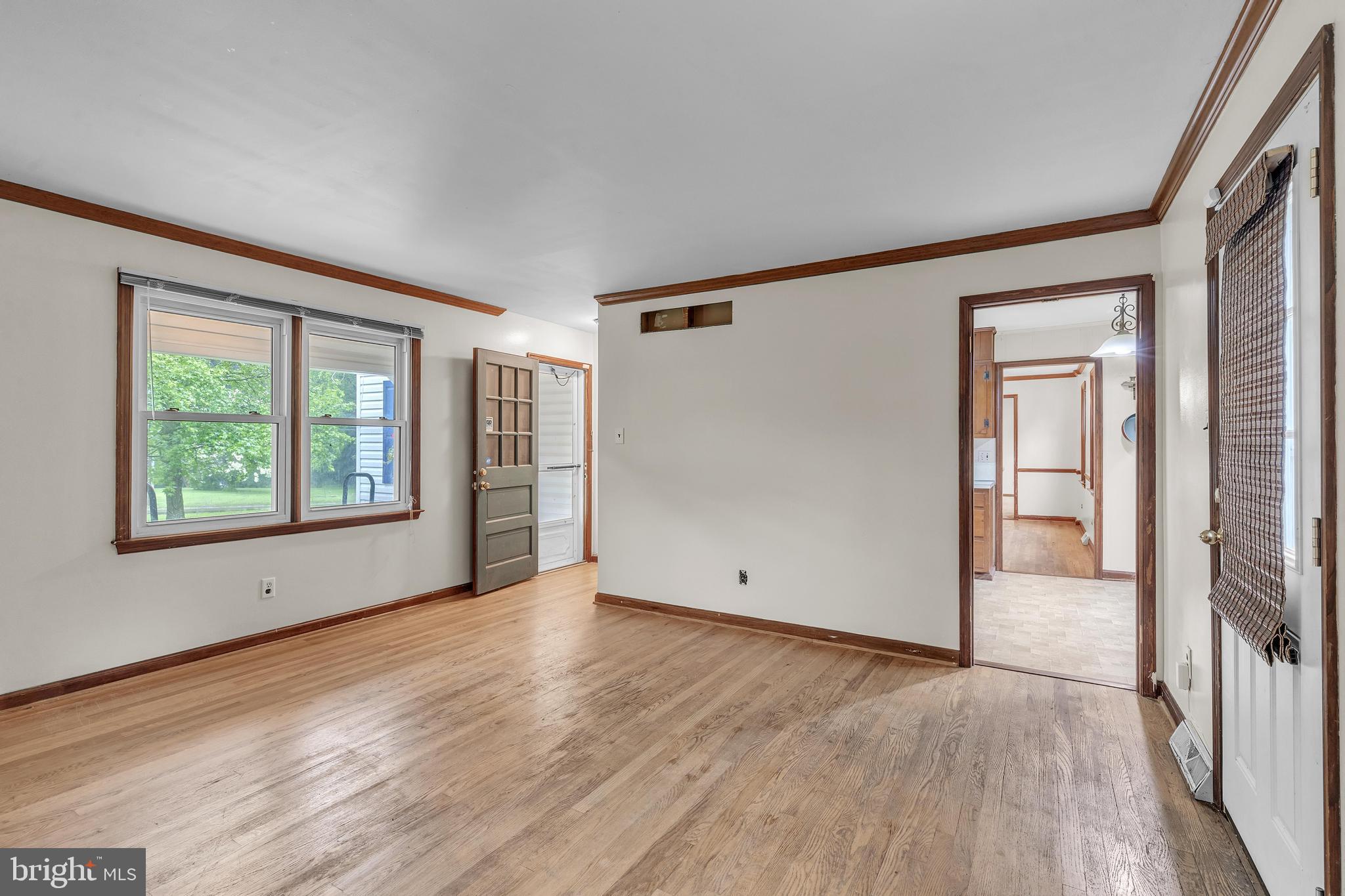 701 Fawn Road Newark, DE 19711 - Photo 11 of 29 Living Room