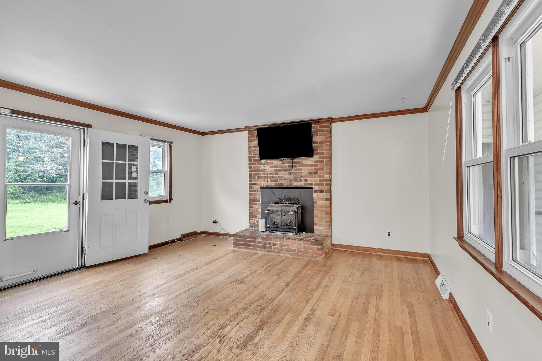 701 Fawn Road Newark, DE 19711 - Photo 12 of 29 Living Room