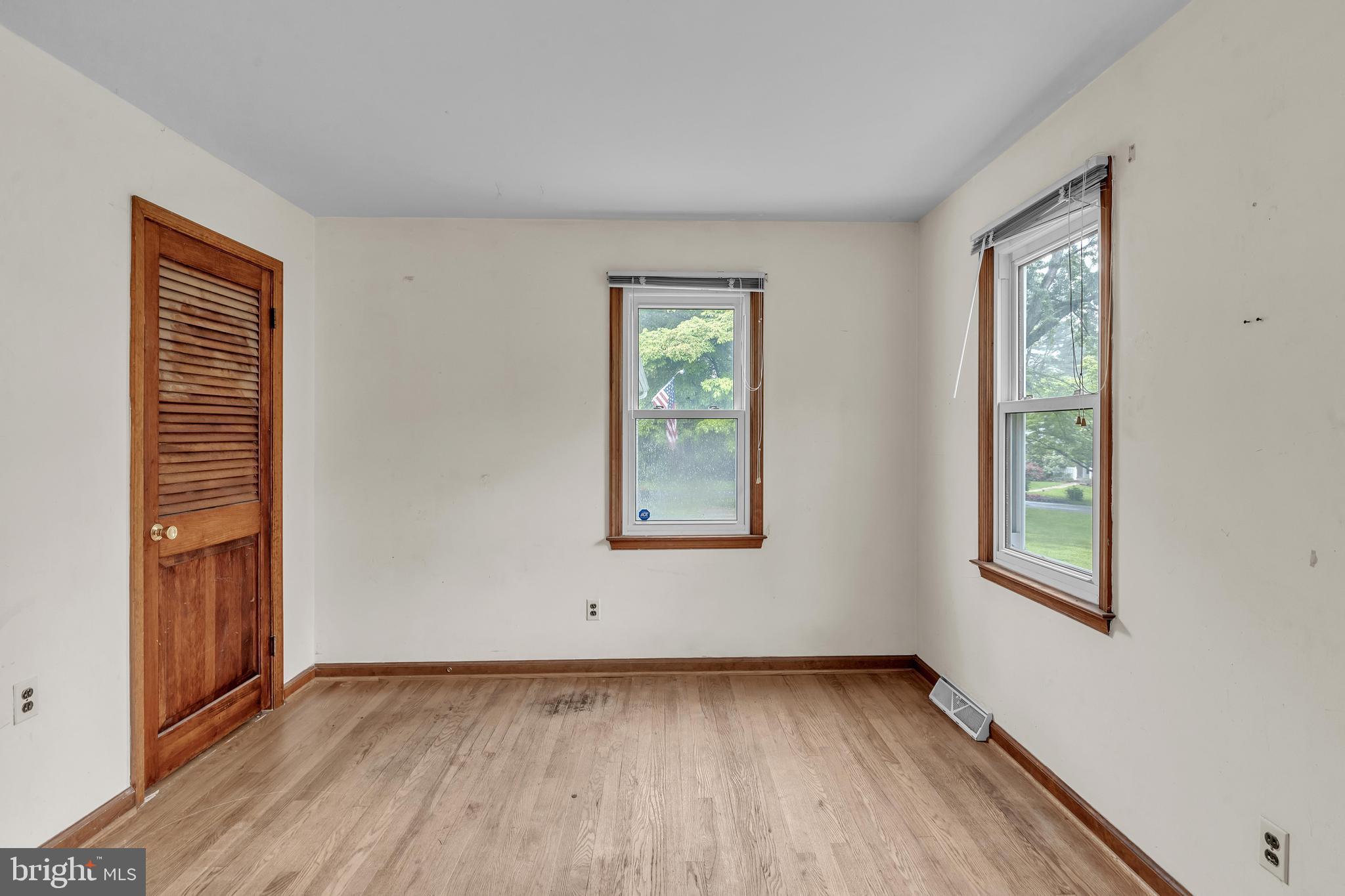 701 Fawn Road Newark, DE 19711 - Photo 13 of 29 1st floor Bedroom