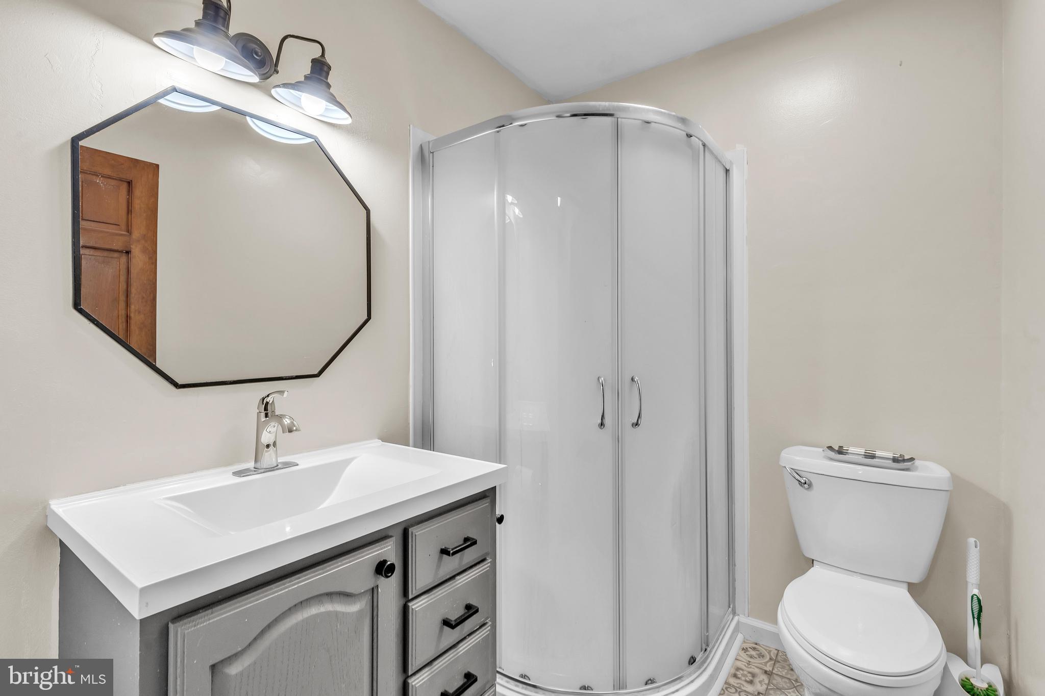 701 Fawn Road Newark, DE 19711 - Photo 14 of 29 1st Floor Bathroom