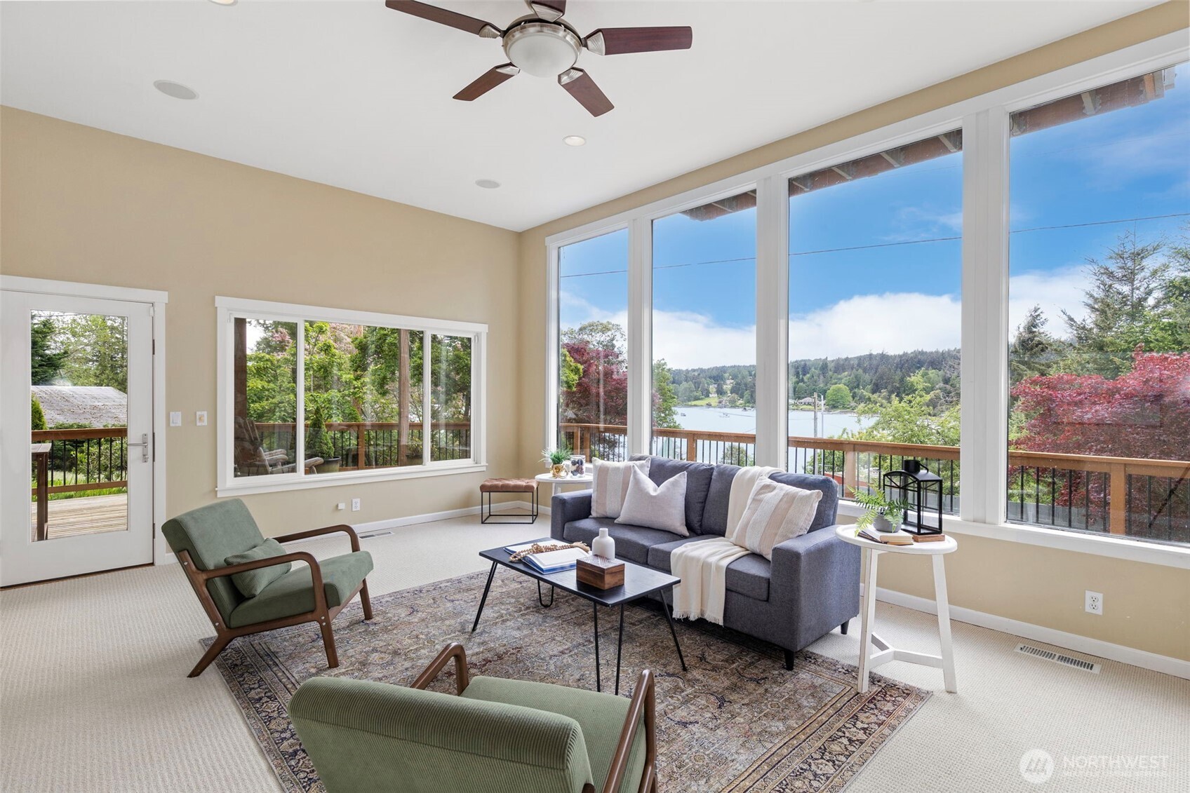 21275 Indianola Road Northeast Poulsbo, WA 98370 - Photo 9 of 40