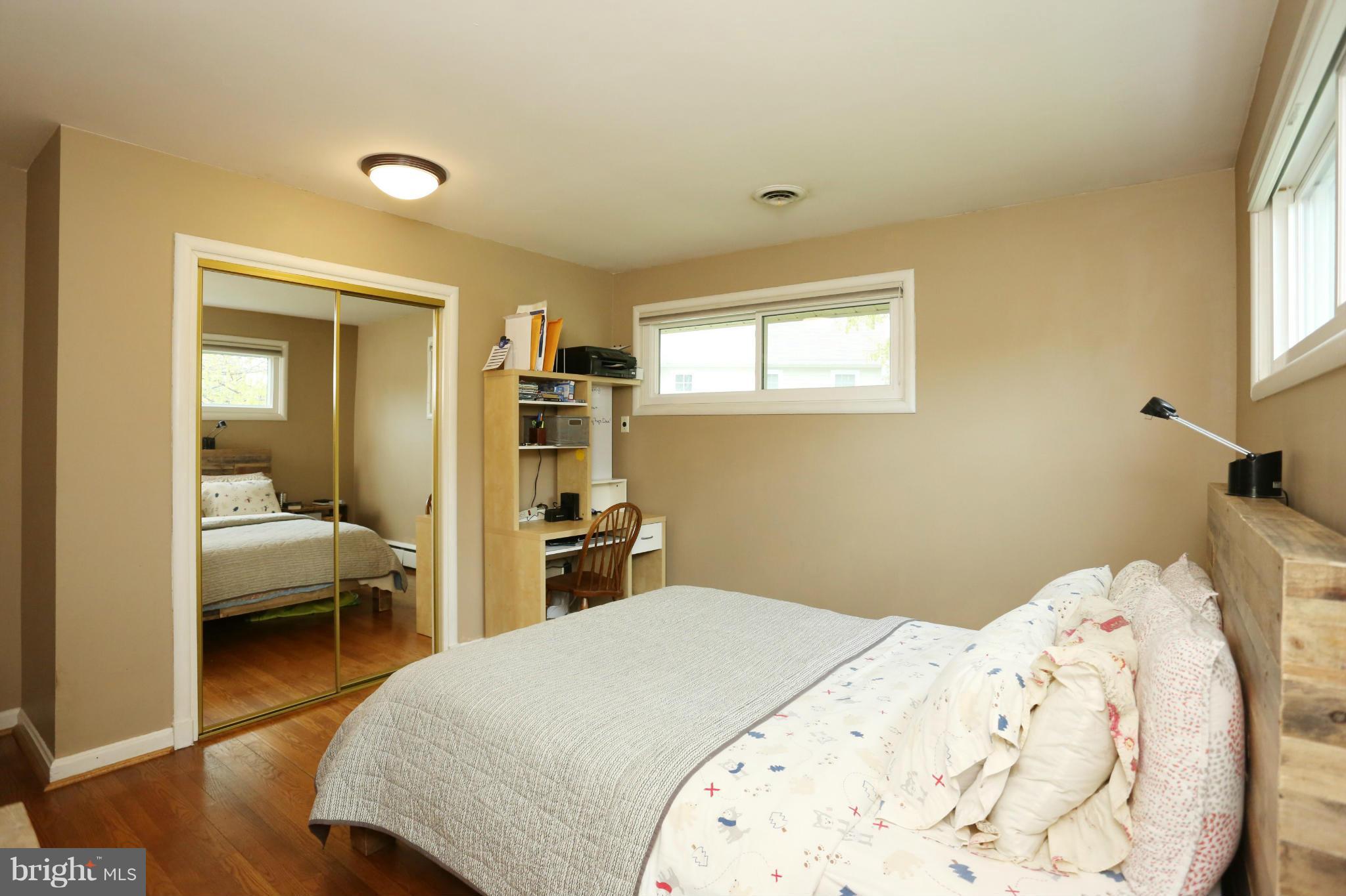 10124 Cornwall Road Fairfax, VA 22030 - Photo 14 of 30 Bedroom (Master)