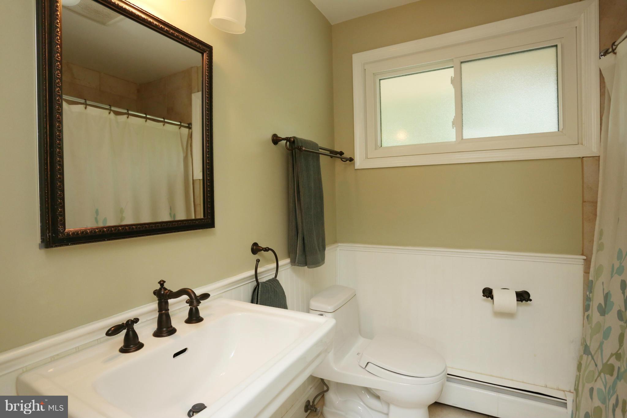 10124 Cornwall Road Fairfax, VA 22030 - Photo 17 of 30 Bath