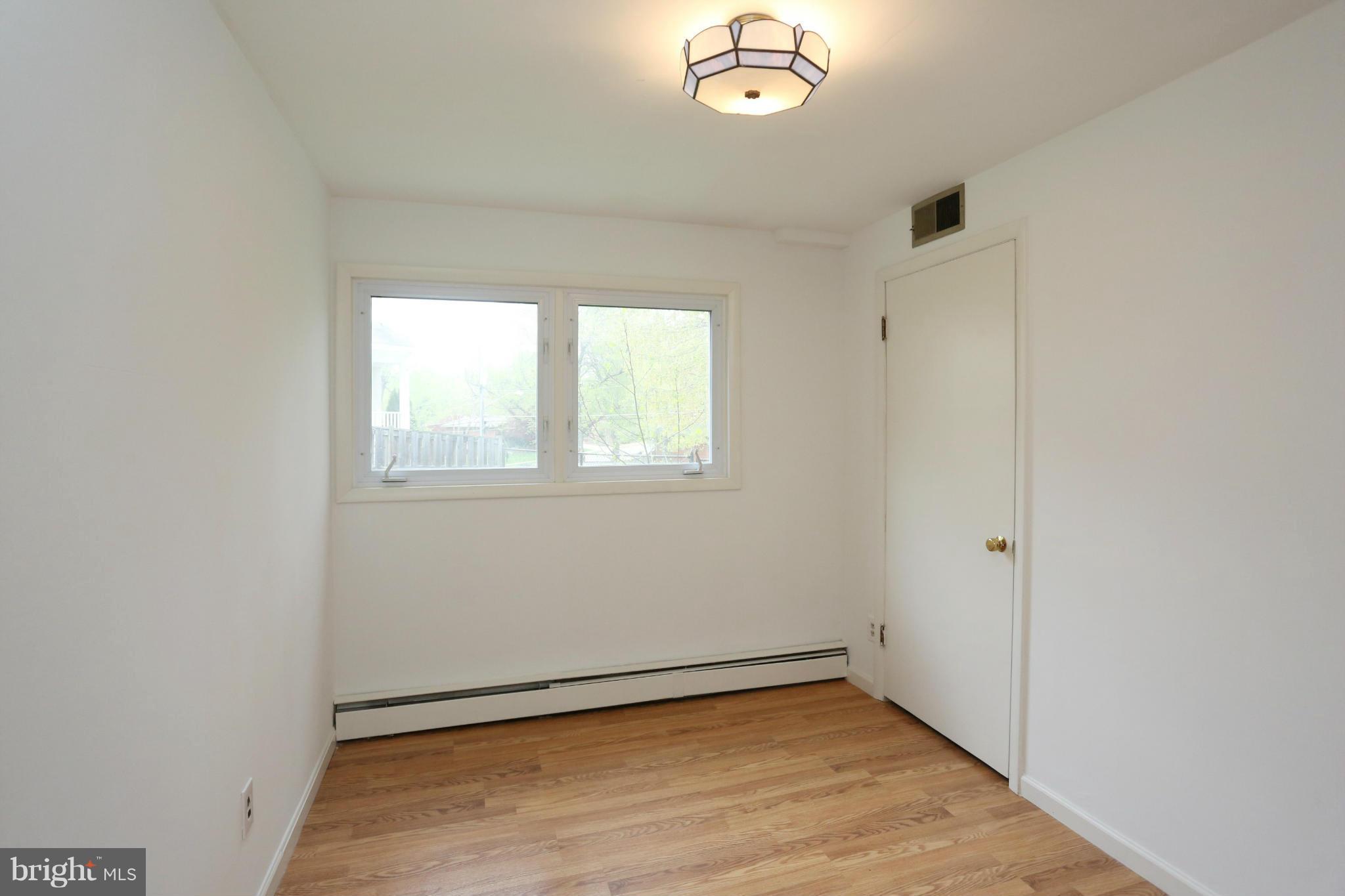 10124 Cornwall Road Fairfax, VA 22030 - Photo 23 of 30 Bedroom