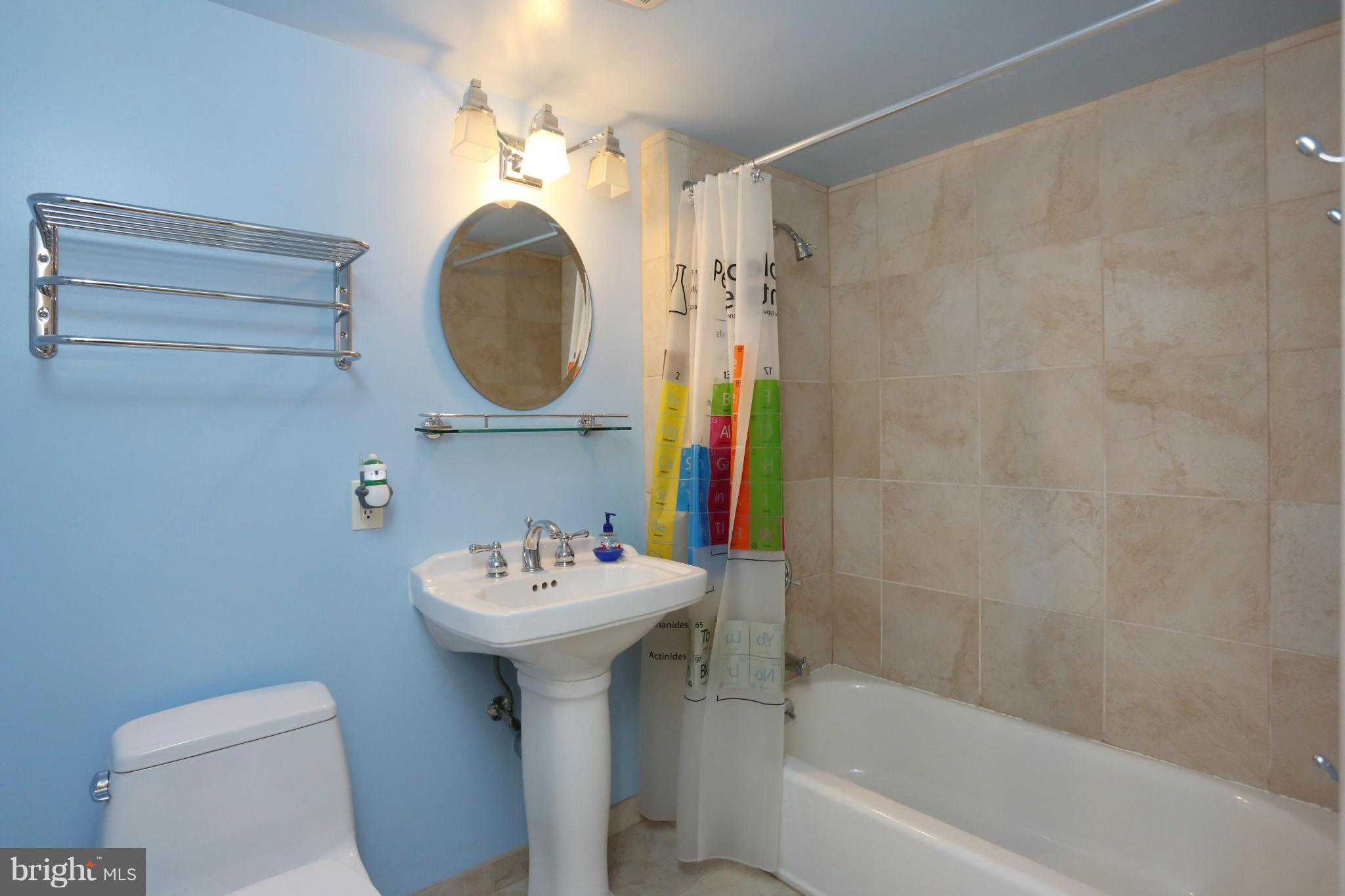 10124 Cornwall Road Fairfax, VA 22030 - Photo 25 of 30 Bath