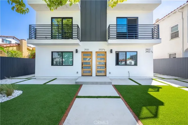 $3,951 | 2922 12th Avenue, Los Angeles, CA 90008