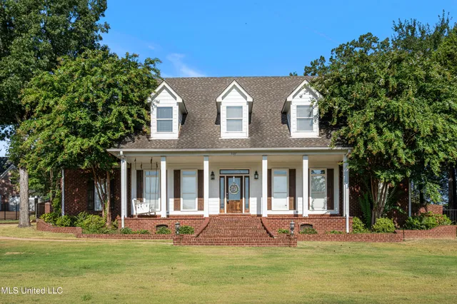 $649,000 | 5137 Meadow Pointe Drive, Southaven, MS 38672