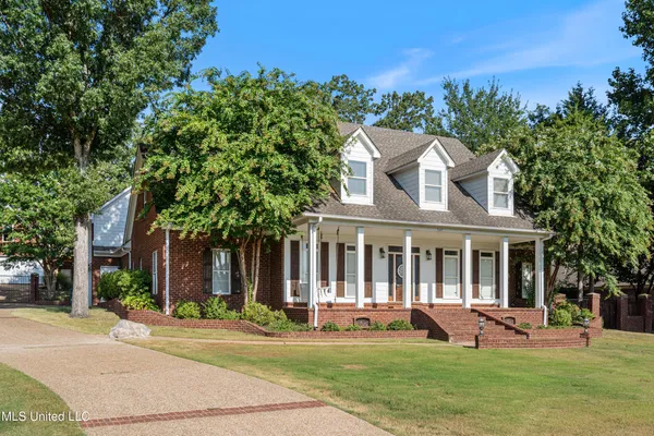 $635,000 | 5137 Meadow Pointe Drive, Southaven, MS 38672