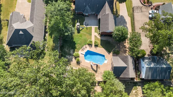 $635,000 | 5137 Meadow Pointe Drive, Southaven, MS 38672