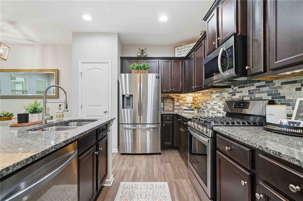 516 Riverview Lane Canton, GA 30114 - Photo 6 of 34