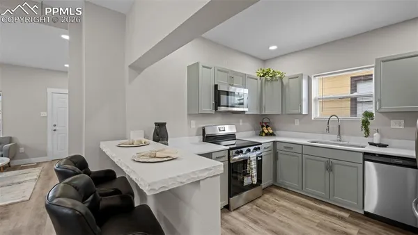 $300,000 | 121 West Fountain Boulevard, Colorado Springs, CO 80903