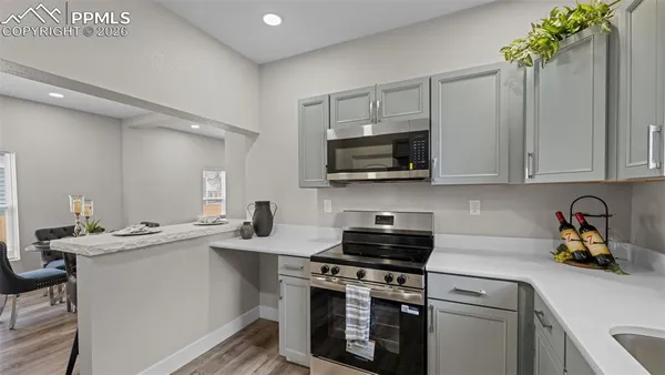 $300,000 | 121 West Fountain Boulevard, Colorado Springs, CO 80903