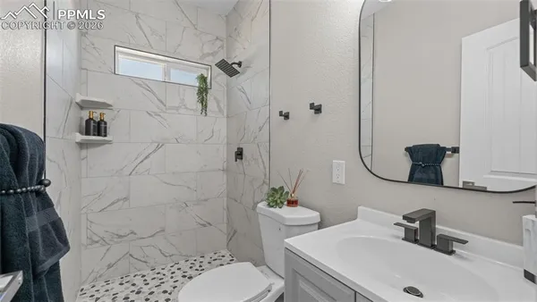 $300,000 | 121 West Fountain Boulevard, Colorado Springs, CO 80903