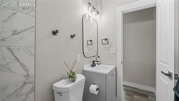 $300,000 | 121 West Fountain Boulevard, Colorado Springs, CO 80903