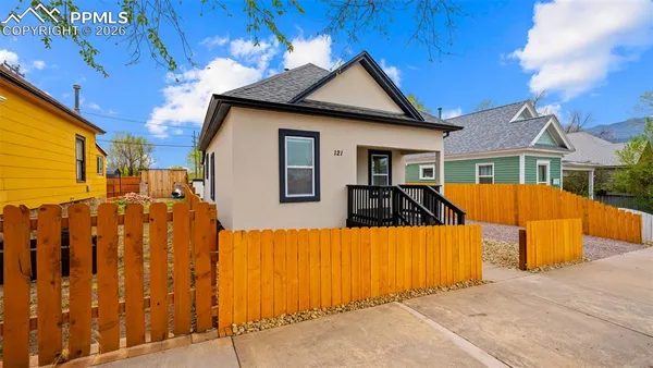 $300,000 | 121 West Fountain Boulevard, Colorado Springs, CO 80903