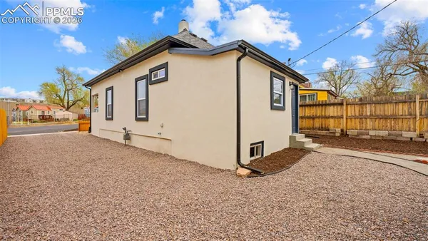 $300,000 | 121 West Fountain Boulevard, Colorado Springs, CO 80903