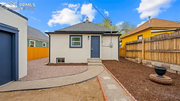 $300,000 | 121 West Fountain Boulevard, Colorado Springs, CO 80903