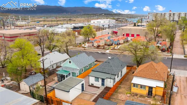 $300,000 | 121 West Fountain Boulevard, Colorado Springs, CO 80903