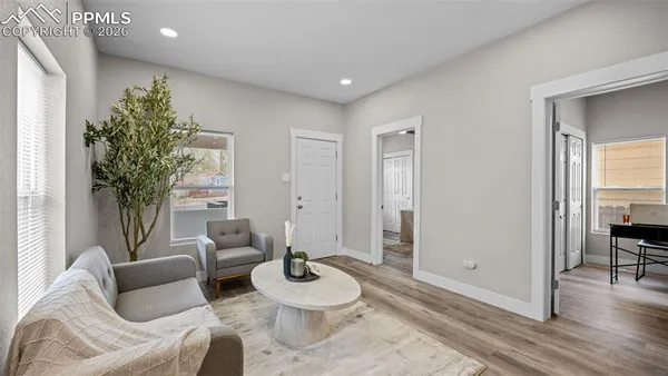 $300,000 | 121 West Fountain Boulevard, Colorado Springs, CO 80903