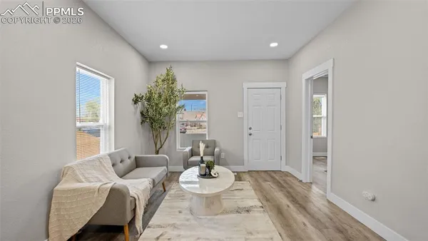 $300,000 | 121 West Fountain Boulevard, Colorado Springs, CO 80903