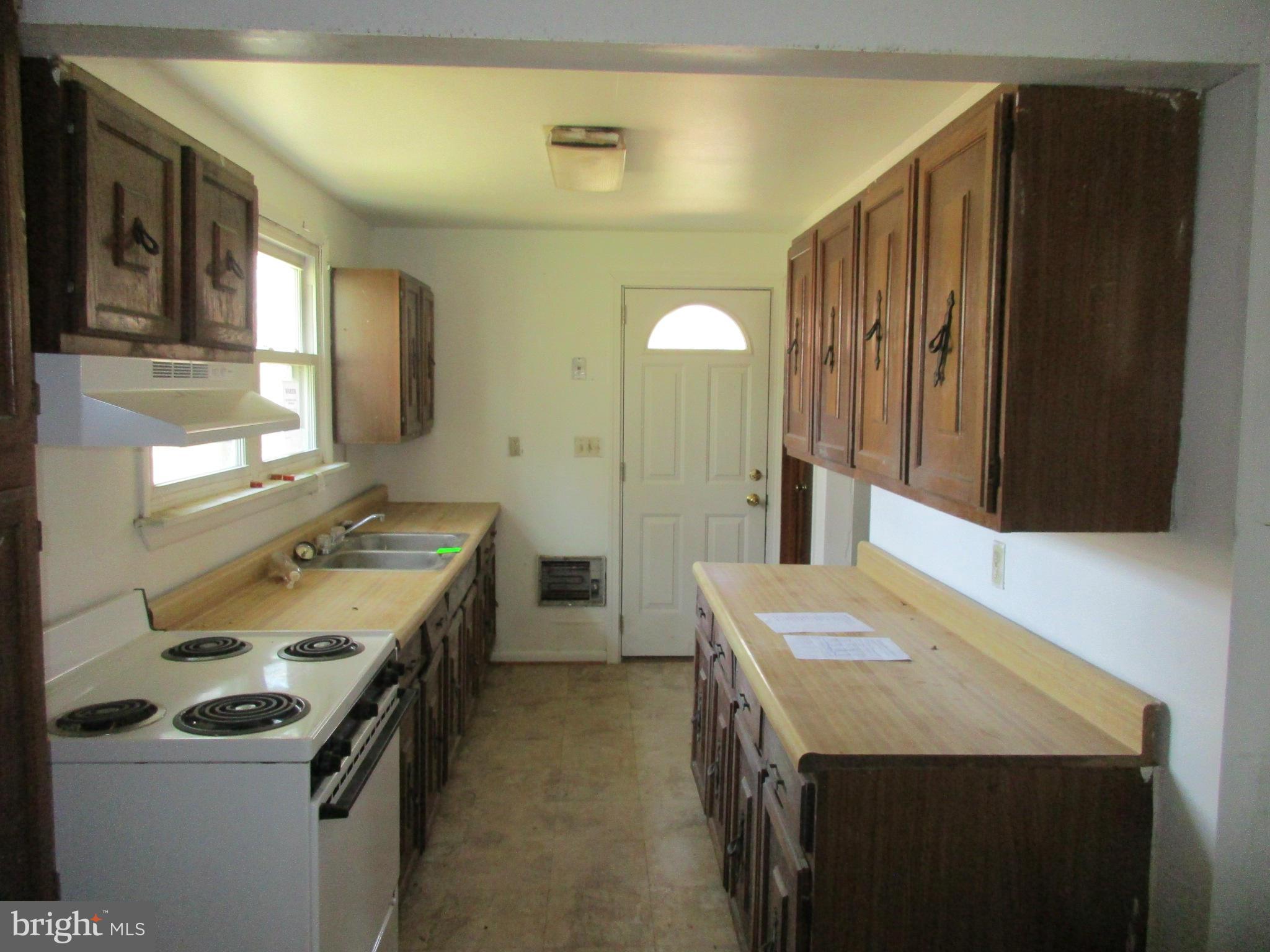 1806 Johnson Road Annapolis, MD 21409 - Photo 4 of 11 Kitchen