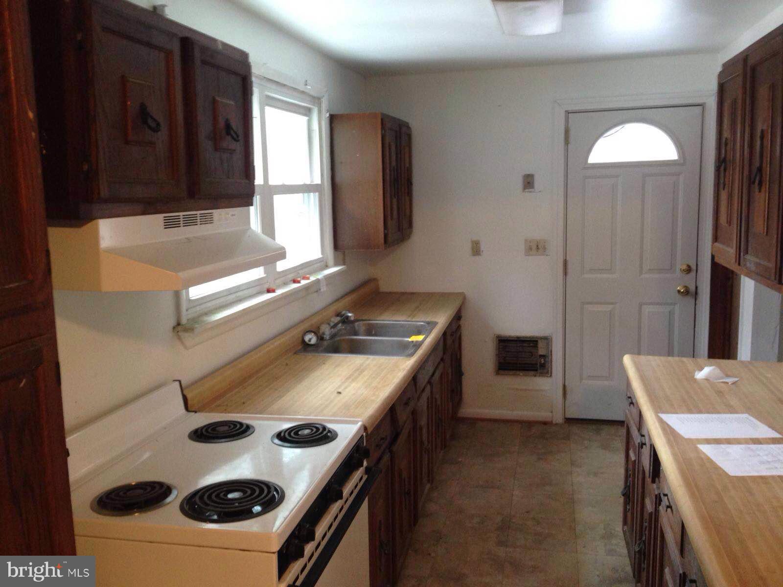 1806 Johnson Road Annapolis, MD 21409 - Photo 8 of 11 Kitchen