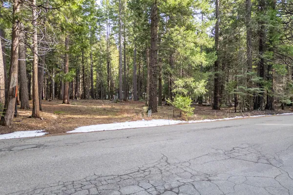 a view of a house with a trees