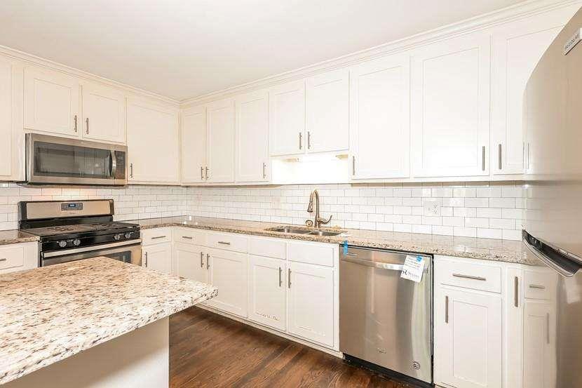 7127 Riverside Drive Atlanta, GA 30328 - Photo 4 of 21