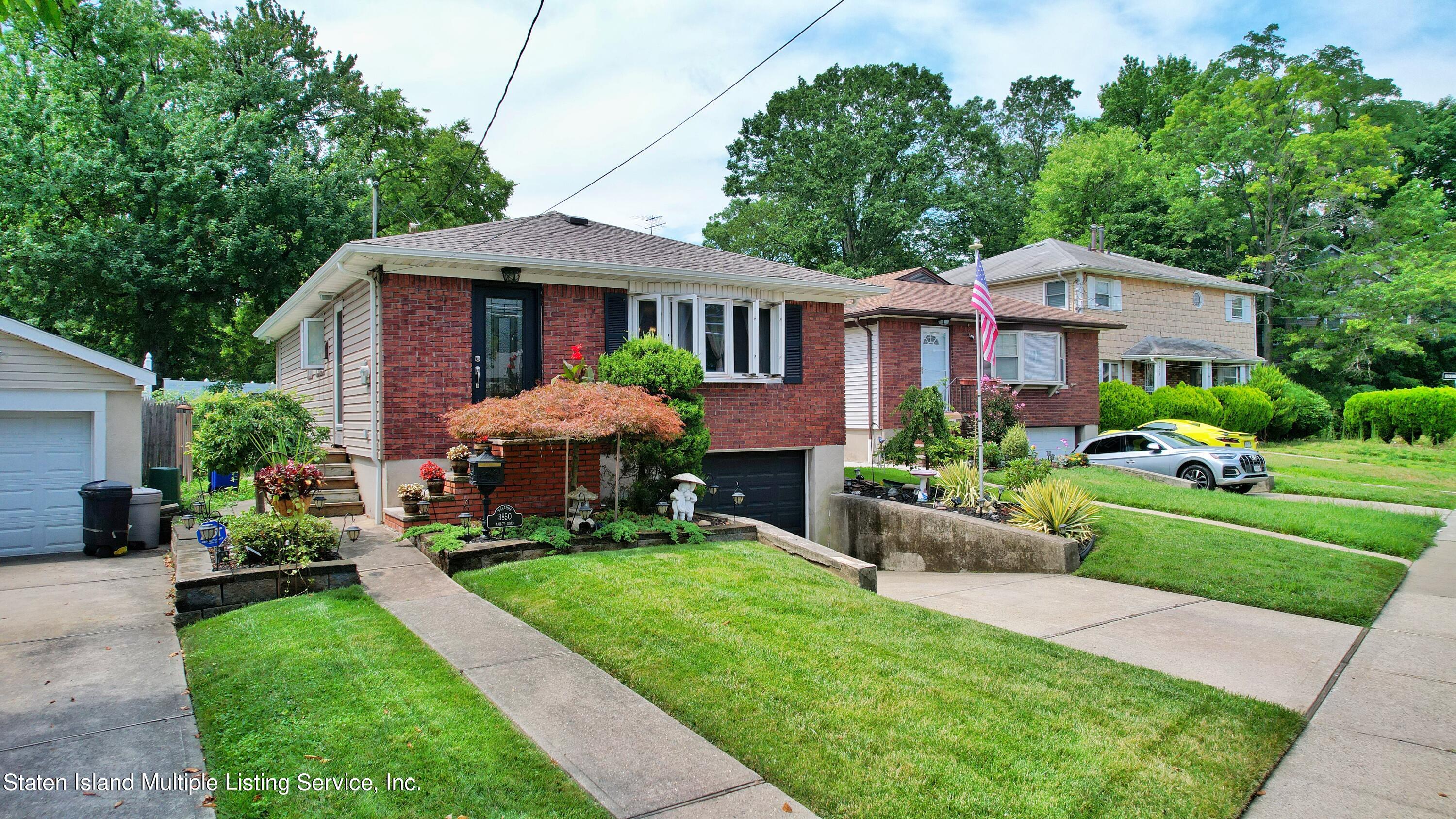 3850 Amboy Road Staten Island, NY 10308 - Photo 2 of 26 3850 Amboy Road