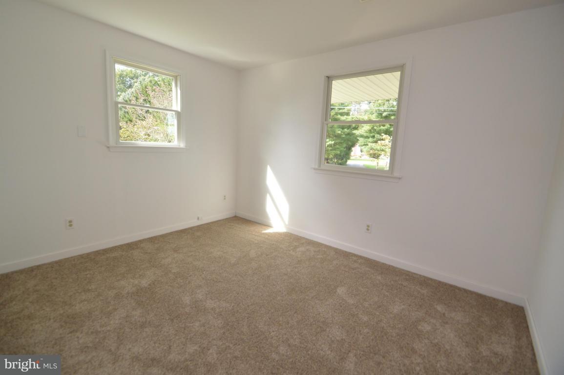 1073 Mountain Road Manheim, PA 17545 - Photo 11 of 19