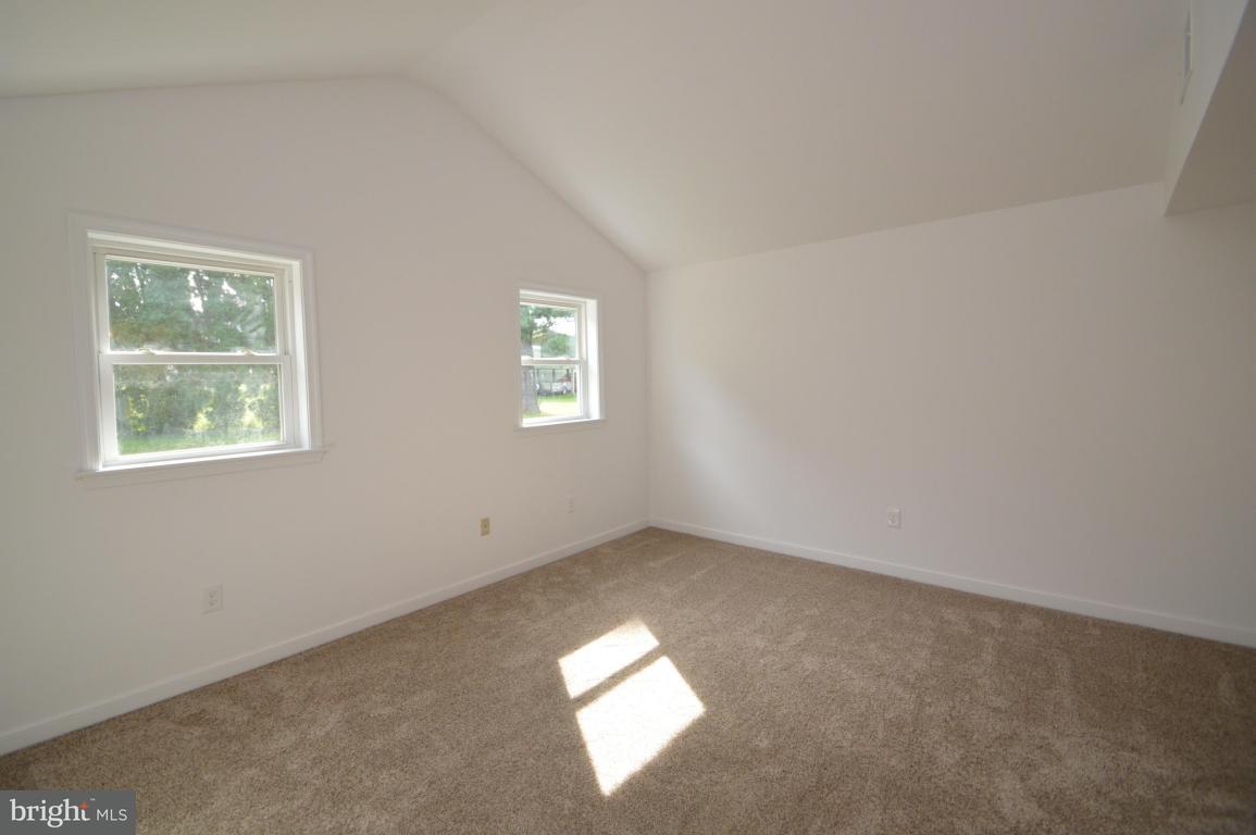1073 Mountain Road Manheim, PA 17545 - Photo 6 of 19