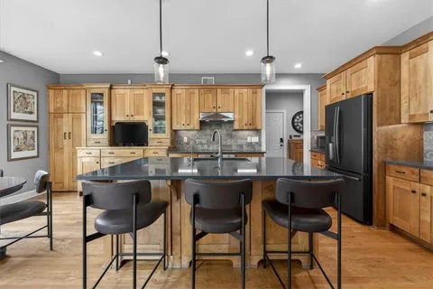 $750,000 | 9109 West 156th Place, Overland Park, KS 66221