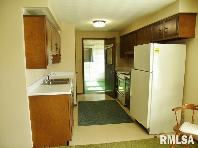 108 Spring Creek Terrace Washington, IL 61571 - Photo 12 of 33