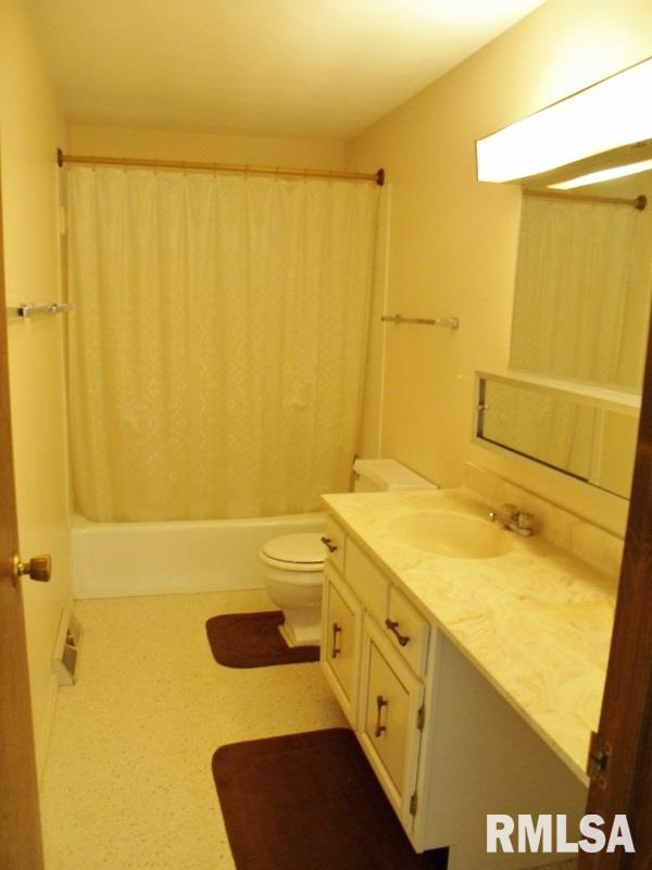 108 Spring Creek Terrace Washington, IL 61571 - Photo 13 of 33