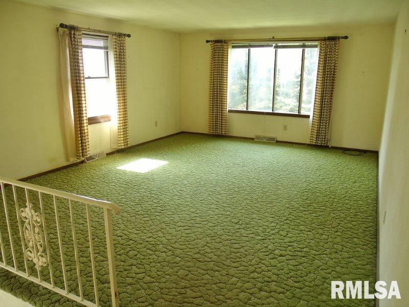 108 Spring Creek Terrace Washington, IL 61571 - Photo 4 of 33