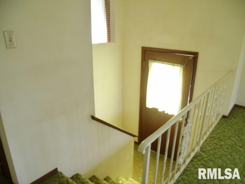 108 Spring Creek Terrace Washington, IL 61571 - Photo 7 of 33