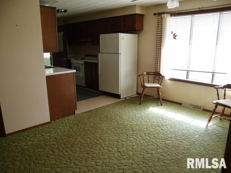 108 Spring Creek Terrace Washington, IL 61571 - Photo 8 of 33