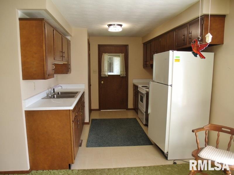 108 Spring Creek Terrace Washington, IL 61571 - Photo 10 of 33