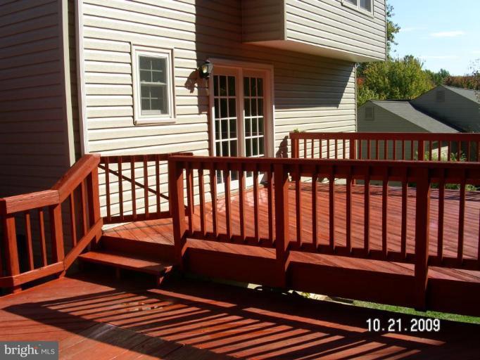 24412 Fossen Road Damascus, MD 20872 - Photo 10 of 20 Two Level Deck