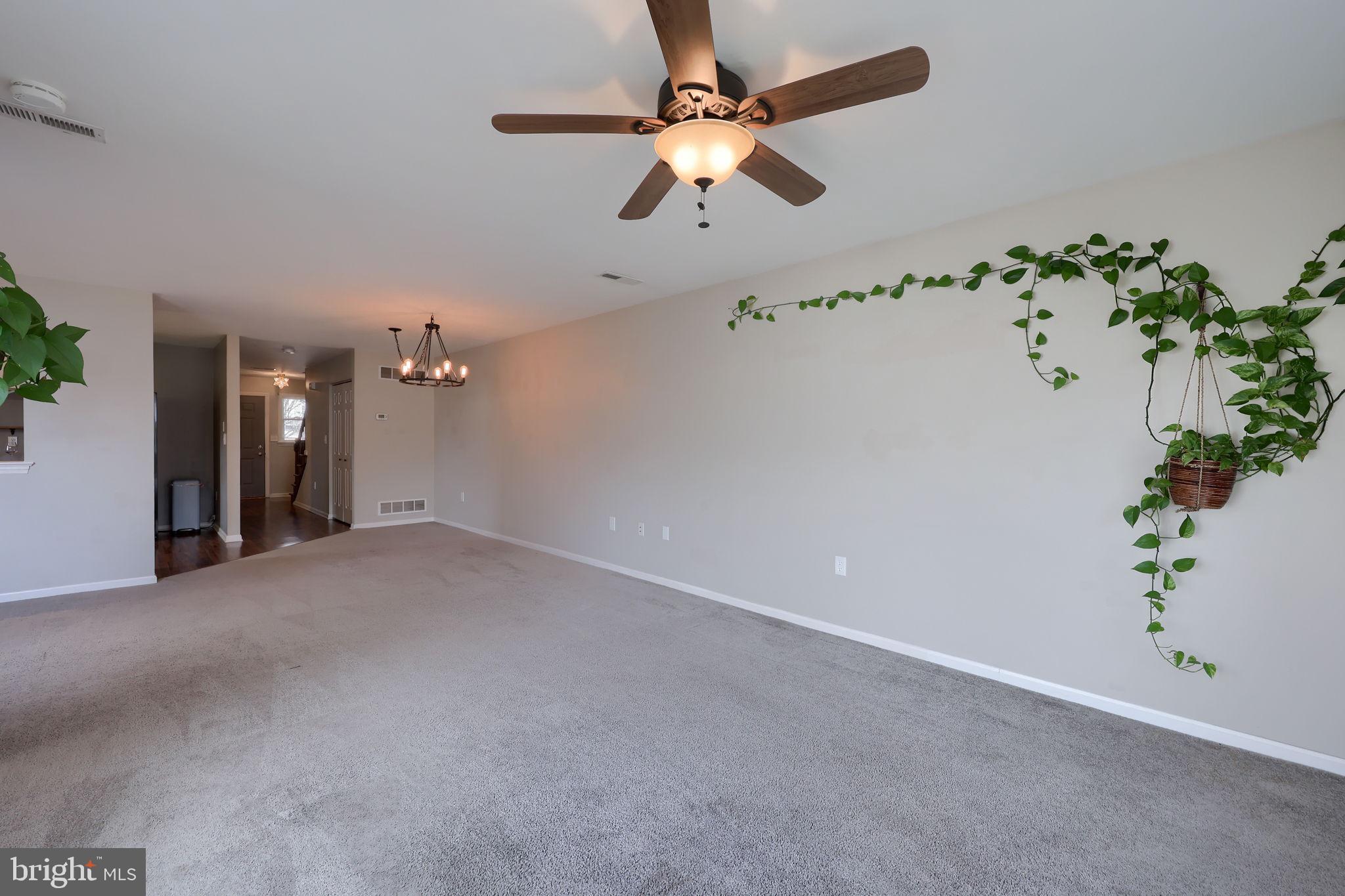 100 Pepperton Court Lititz, PA 17543 - Photo 4 of 43