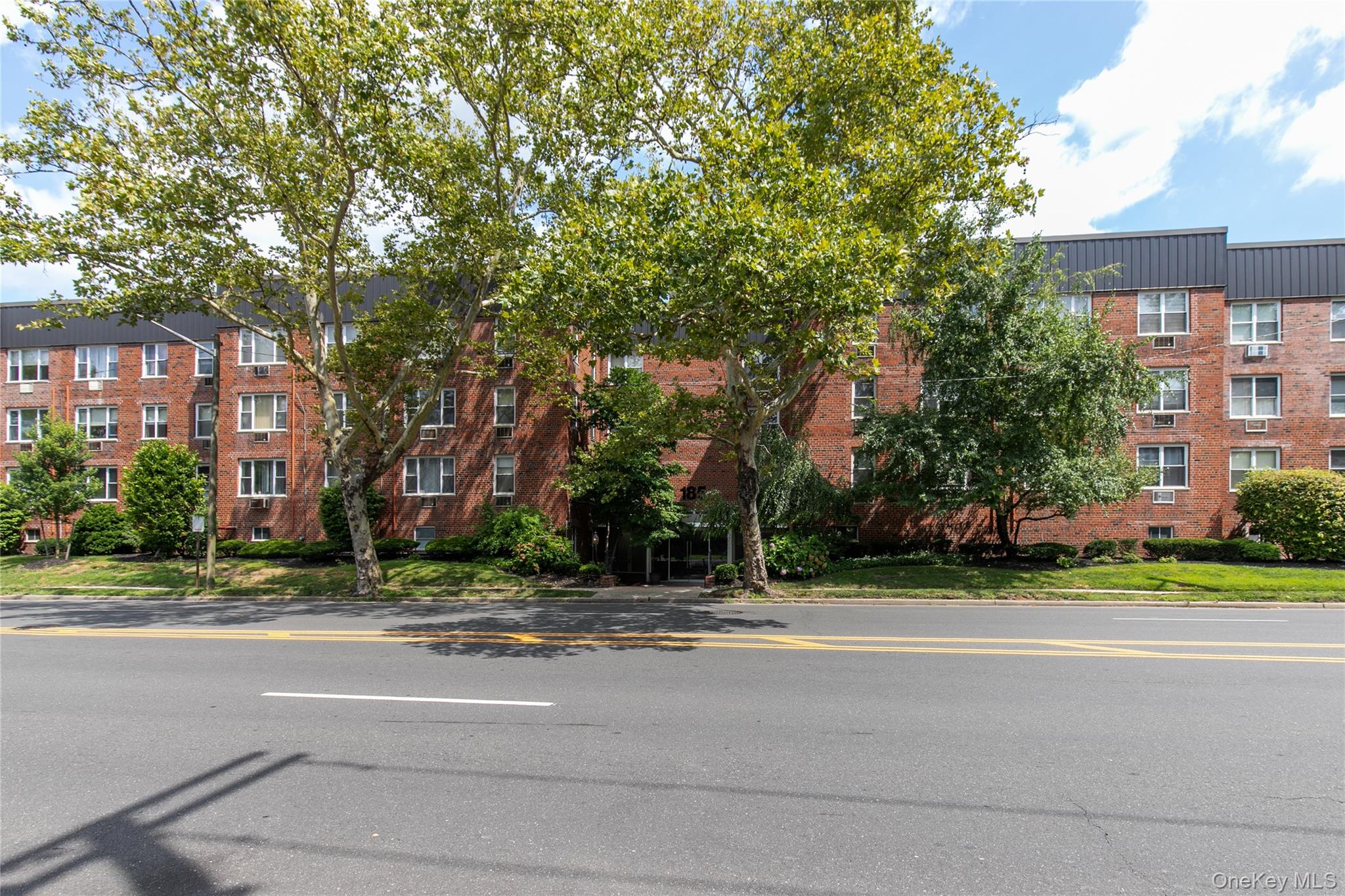 185 South Middle Neck Road, Unit 1L Great Neck, NY 11021 - Photo 1 of 23 Gallery Image 1