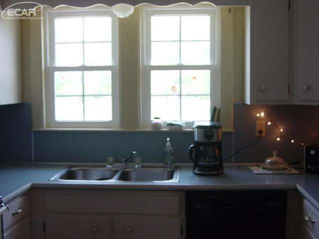8317 South Jennings Road Swartz Creek, MI 48473 - Photo 7 of 17 20441483-6.JPG