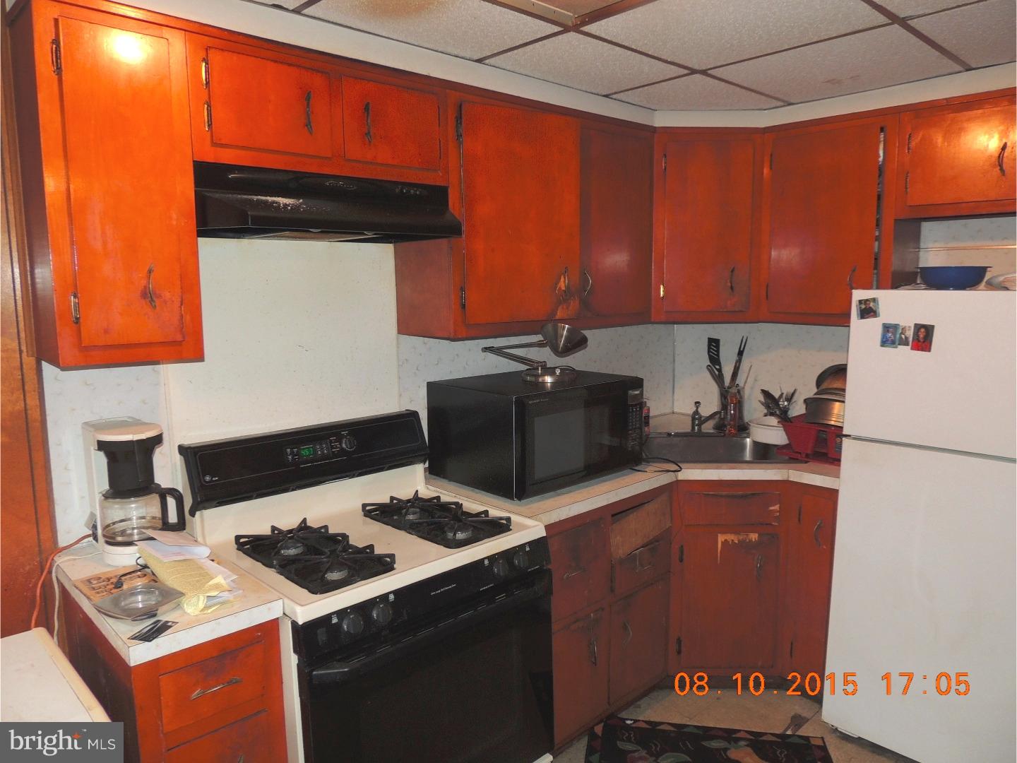 21 Branford Road Darby, PA 19023 - Photo 3 of 9 Kitchen