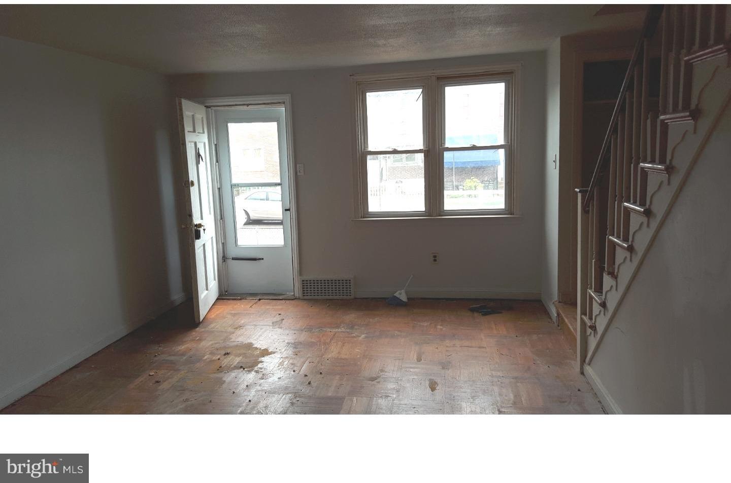 21 Branford Road Darby, PA 19023 - Photo 4 of 9 Living Room